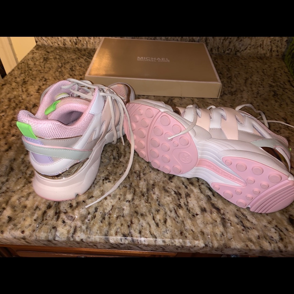 Sneakers - Picture 3 of 3